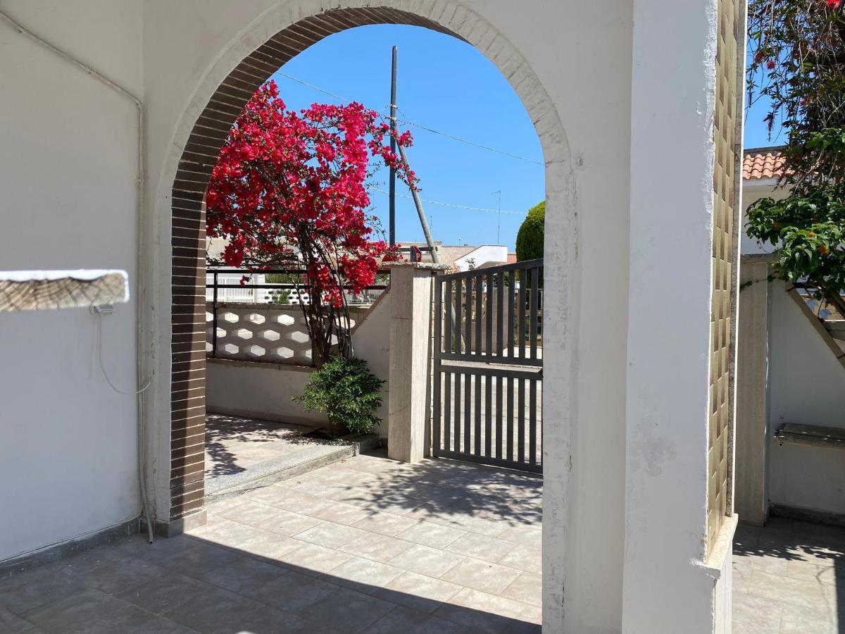 Appartamenti Jolly By Salentogo Torre Lapillo Exterior foto